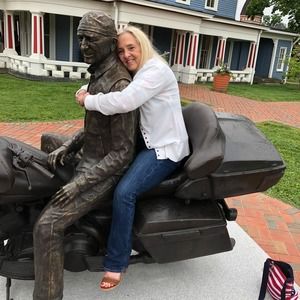 Meet your Posher, Bobbie